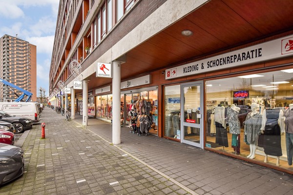 Medium property photo - Ladogameerhof 165, 1060 RE Amsterdam